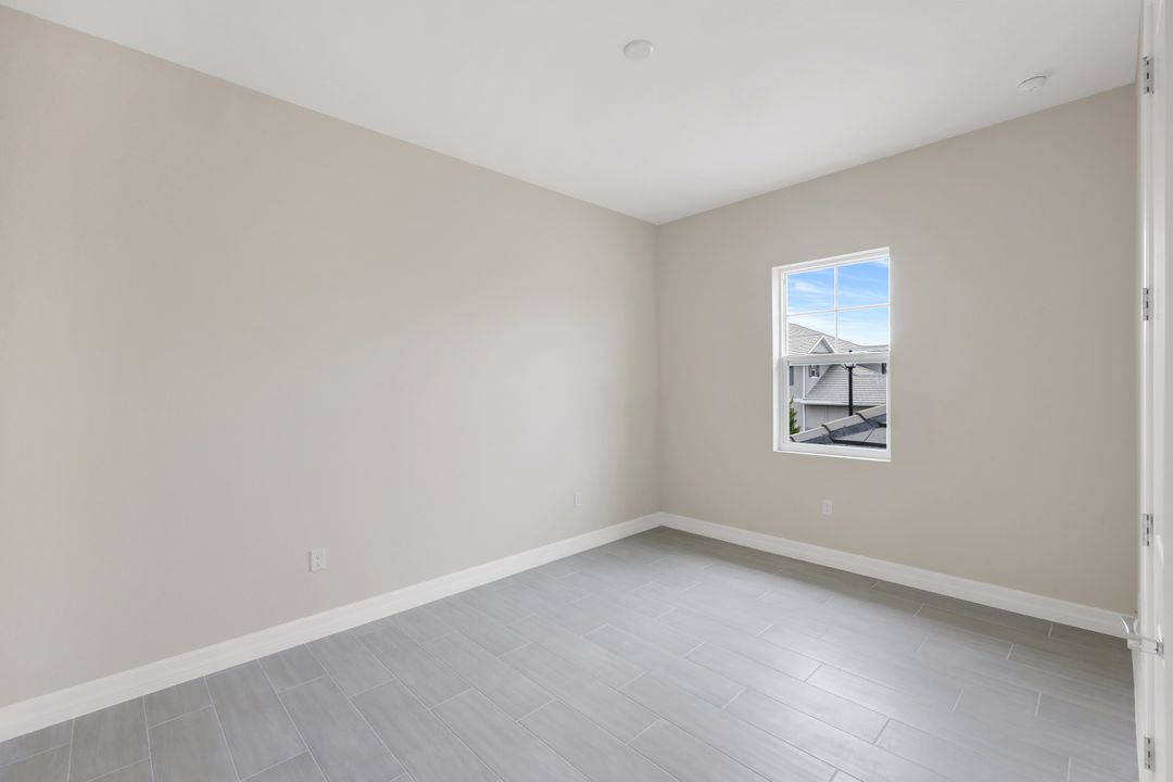 280 Antilles Wy E #101, Naples, FL 34112