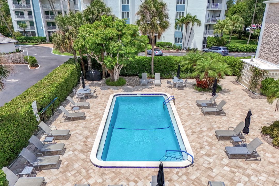 232 Banyan Blvd, Naples, FL 34102
