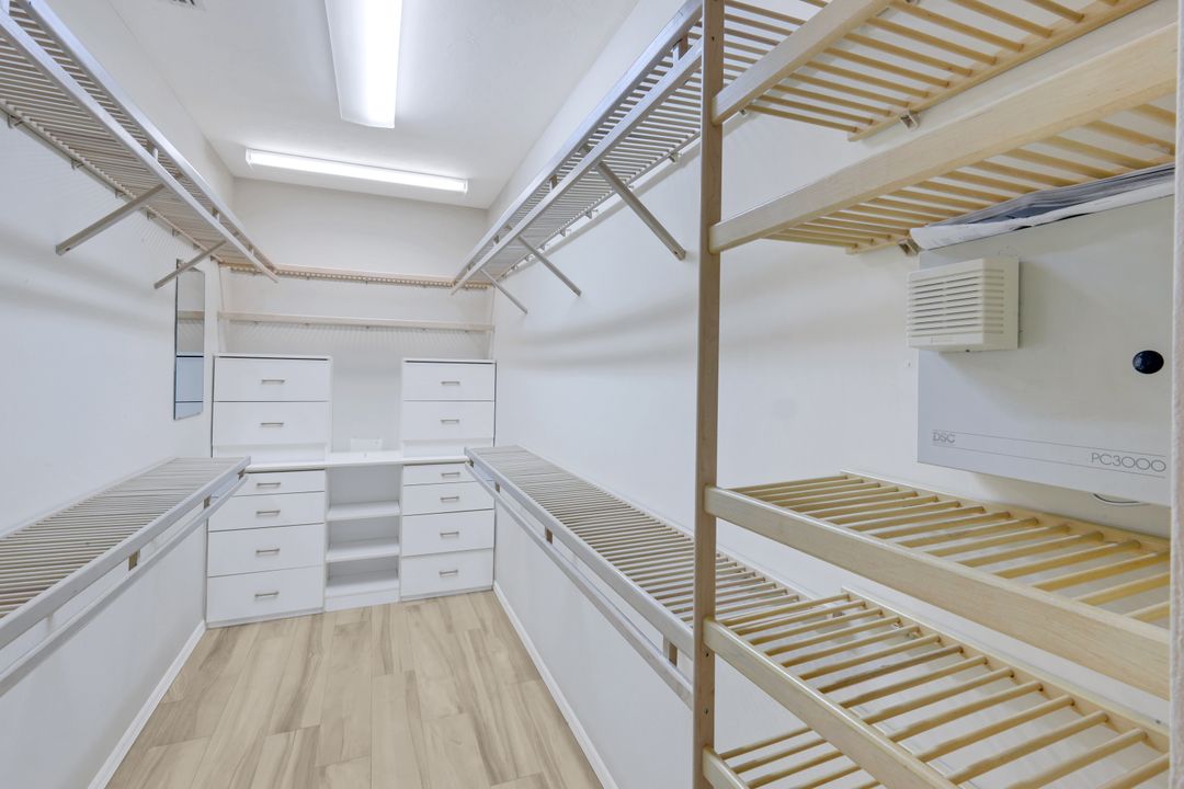 2147 Snook Dr, Naples, FL 34102