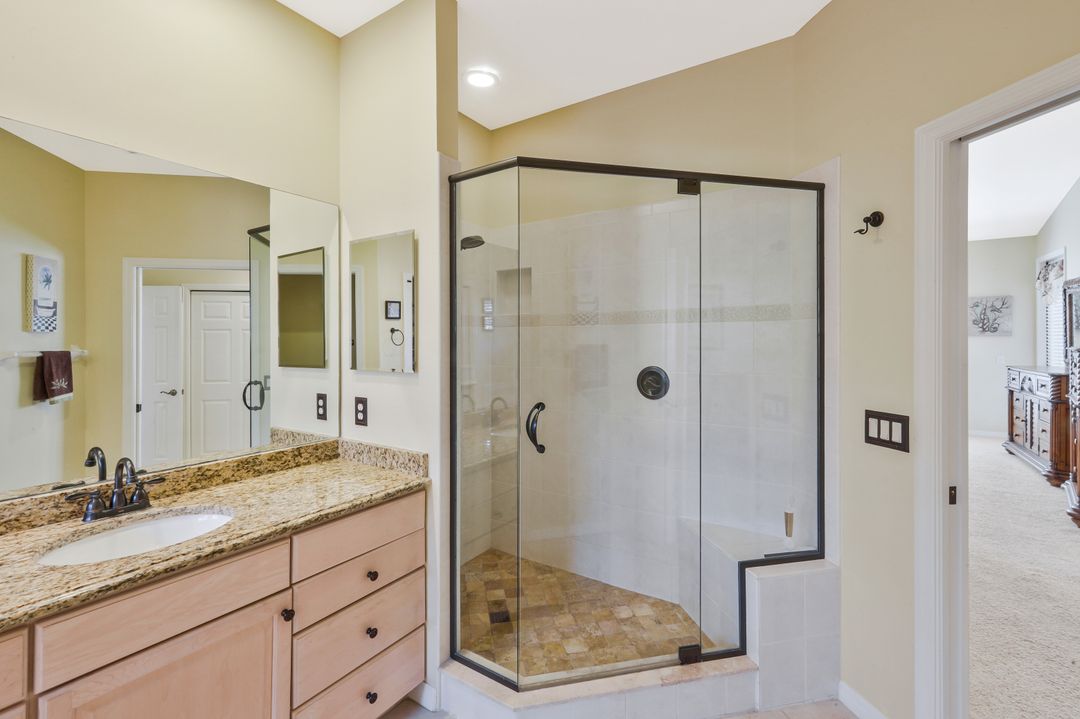 8535 Danbury Blvd #205, Naples, FL 34120