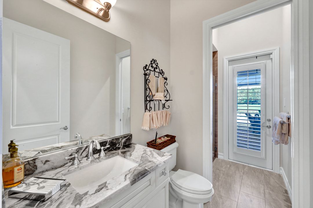 12194 Wicklow Ln, Naples, FL 34120