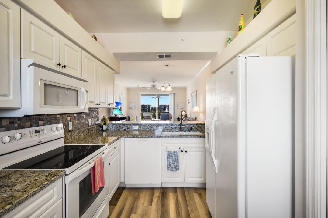 16575 Lake Cir Dr #1136, Fort Myers, FL 33908