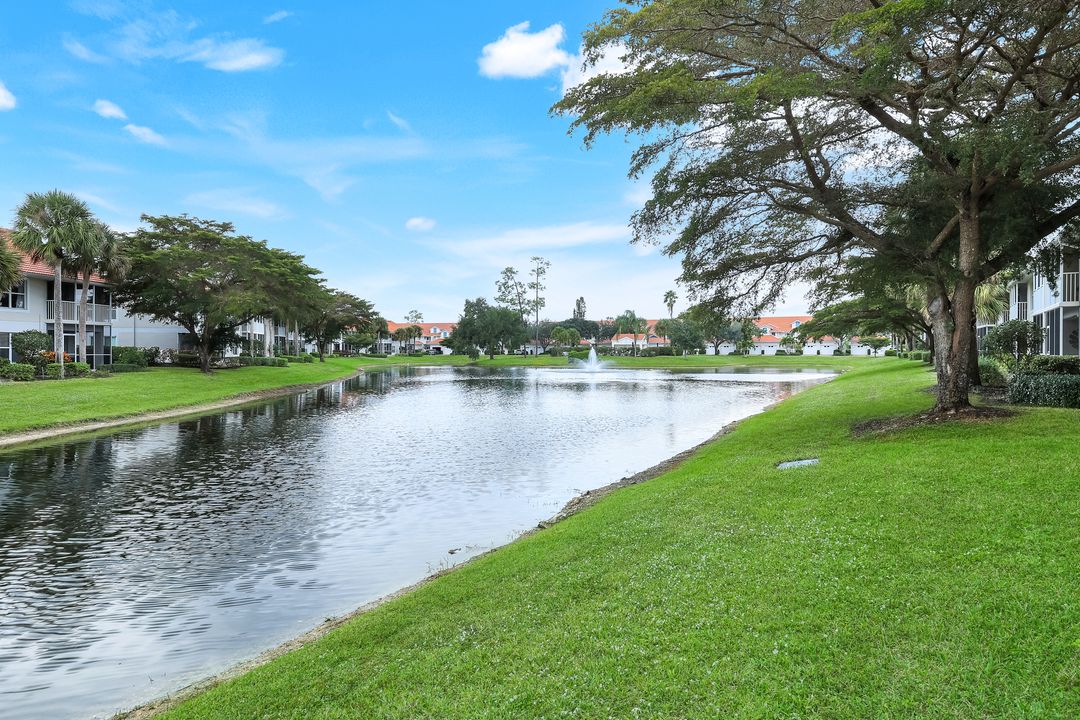 5070 Cedar Springs Dr #204, Naples, FL 34110