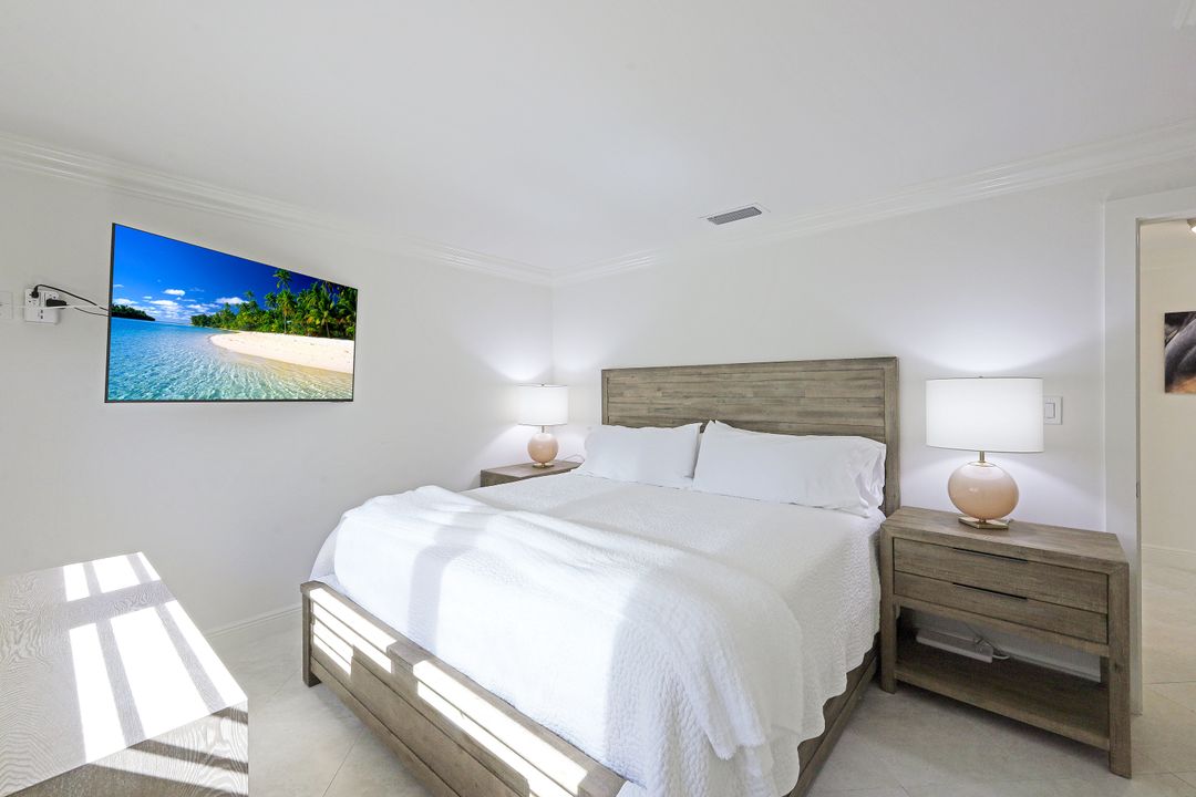 1522 Pelican Ave, Naples, FL 34102