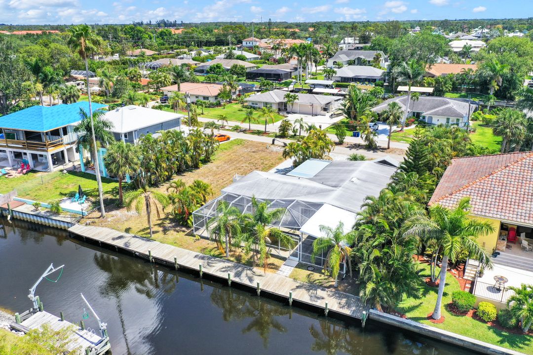 27098 Del Ln, Bonita Springs, FL 34135