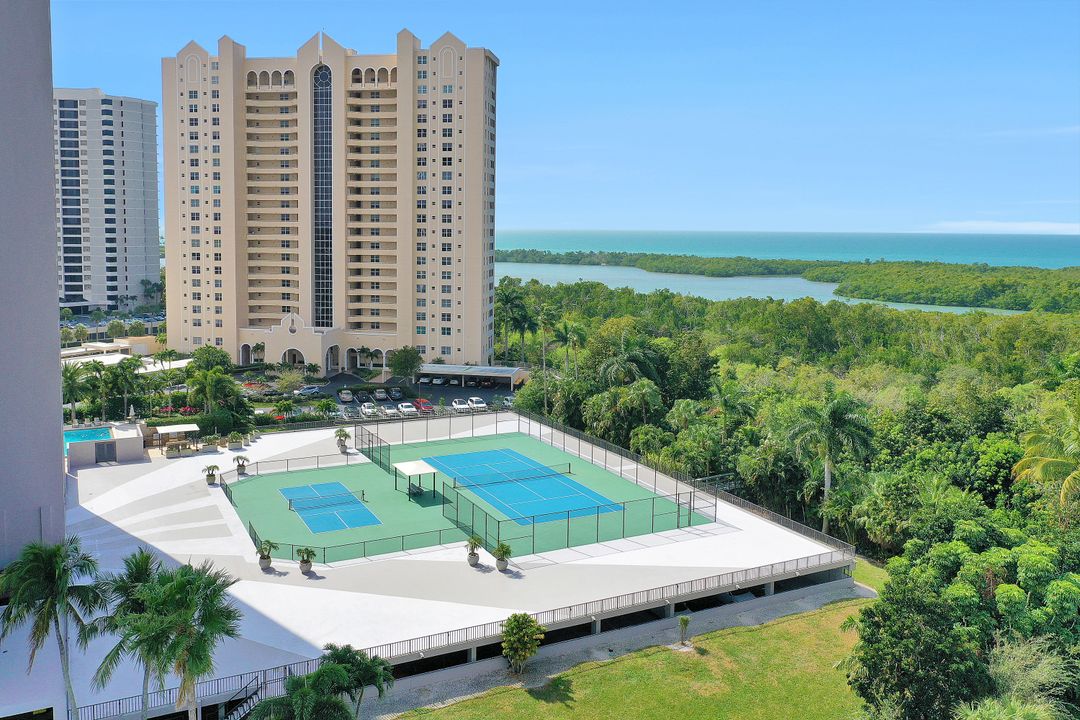 5601 Turtle Bay Dr #1102, Naples, FL 34108