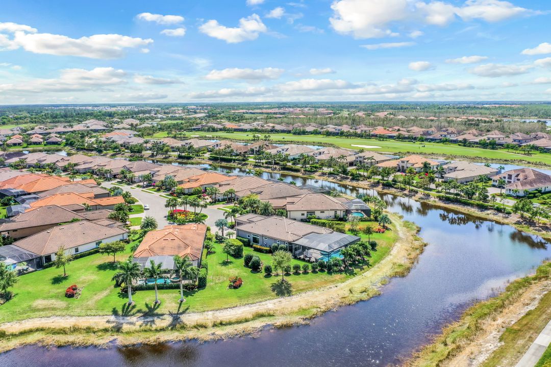 9287 Rialto Ln, Naples, FL 34119