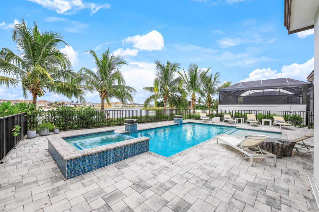 10461 Trevi Isle Wy, Miromar Lakes, FL 33913