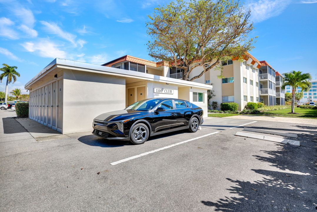 1100 Gulf Shore Blvd N #103, Naples, FL 34102