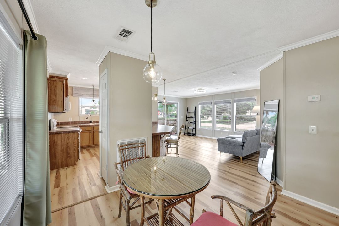 524 Menton Ln, Naples, FL 34112