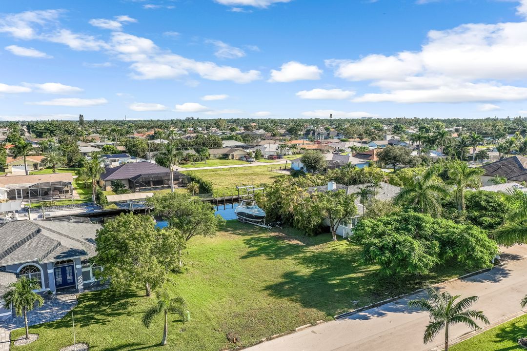 2055 Ottersrest Ln, Cape Coral, FL 33990