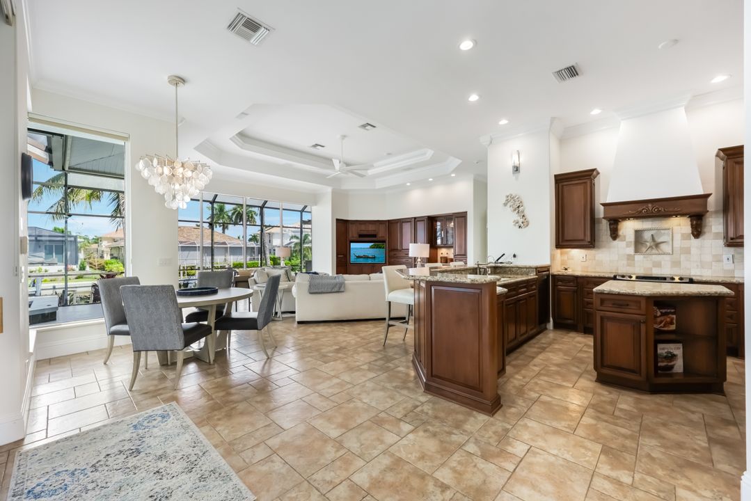 466 Clifton Ct, Marco Island, FL 34145