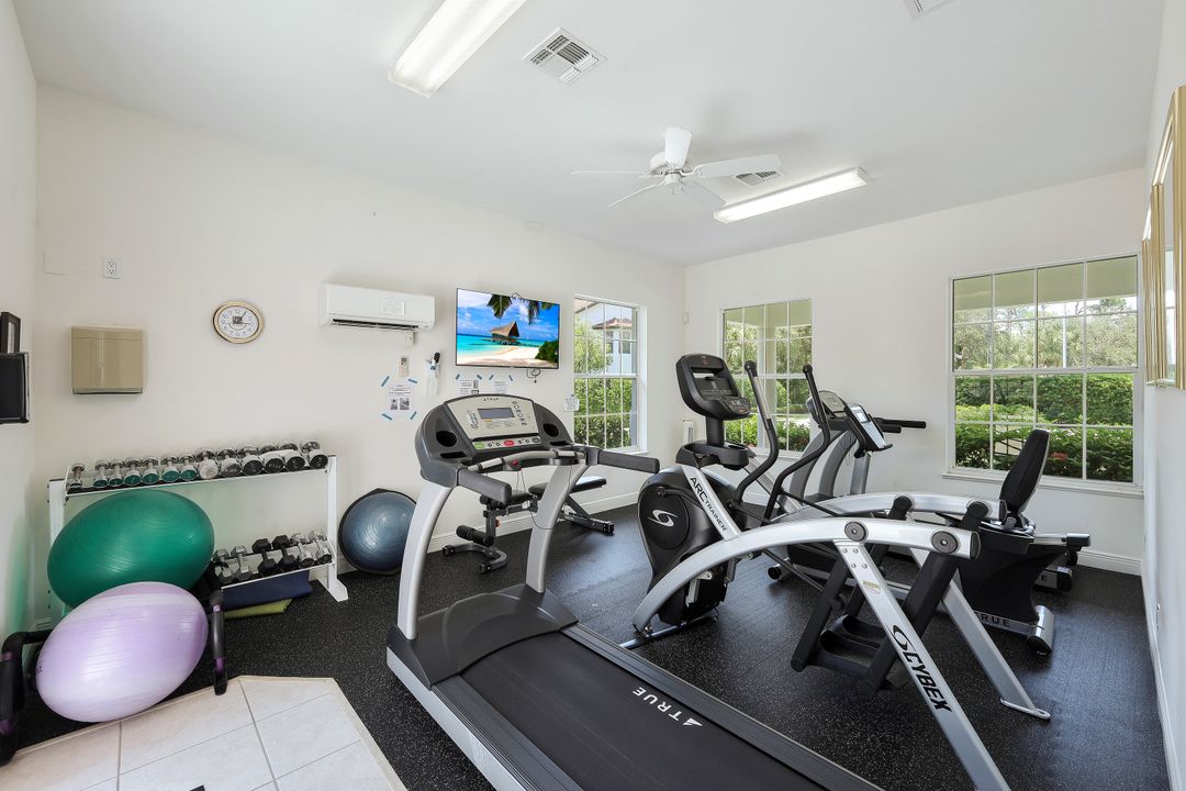 2240 Hawksridge Dr #2201, Naples, FL 34105