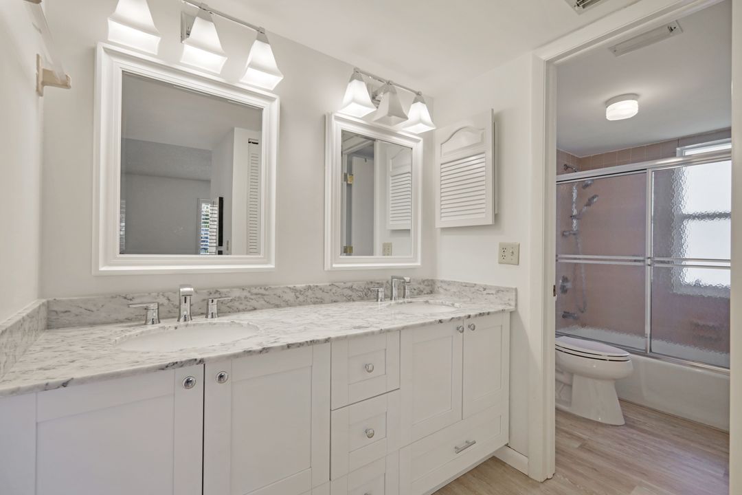 232 Memory Ln #4, Naples, FL 34112