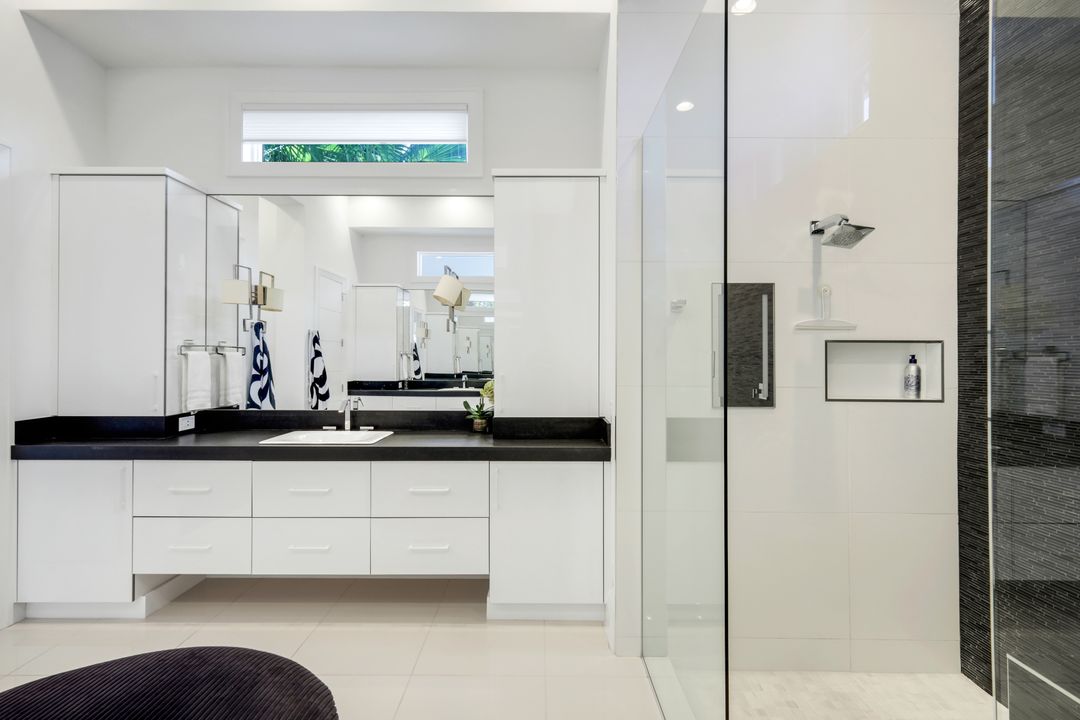 16438 Seneca Way, Naples, FL 34110