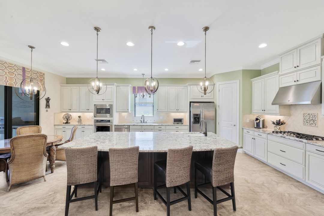 8908 Savona Ct, Naples, FL 34119