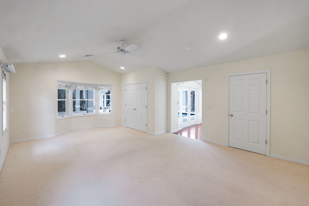 675 Murex Dr, Naples, FL 34102