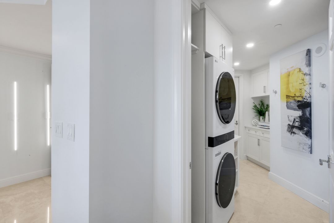 275 Indies Way #1503, Naples, FL 34110