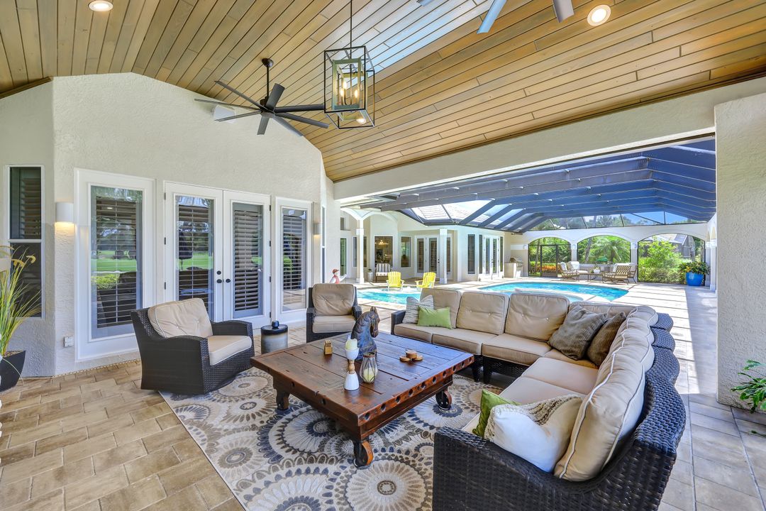 4624 Pond Apple Dr N, Naples, FL 34119