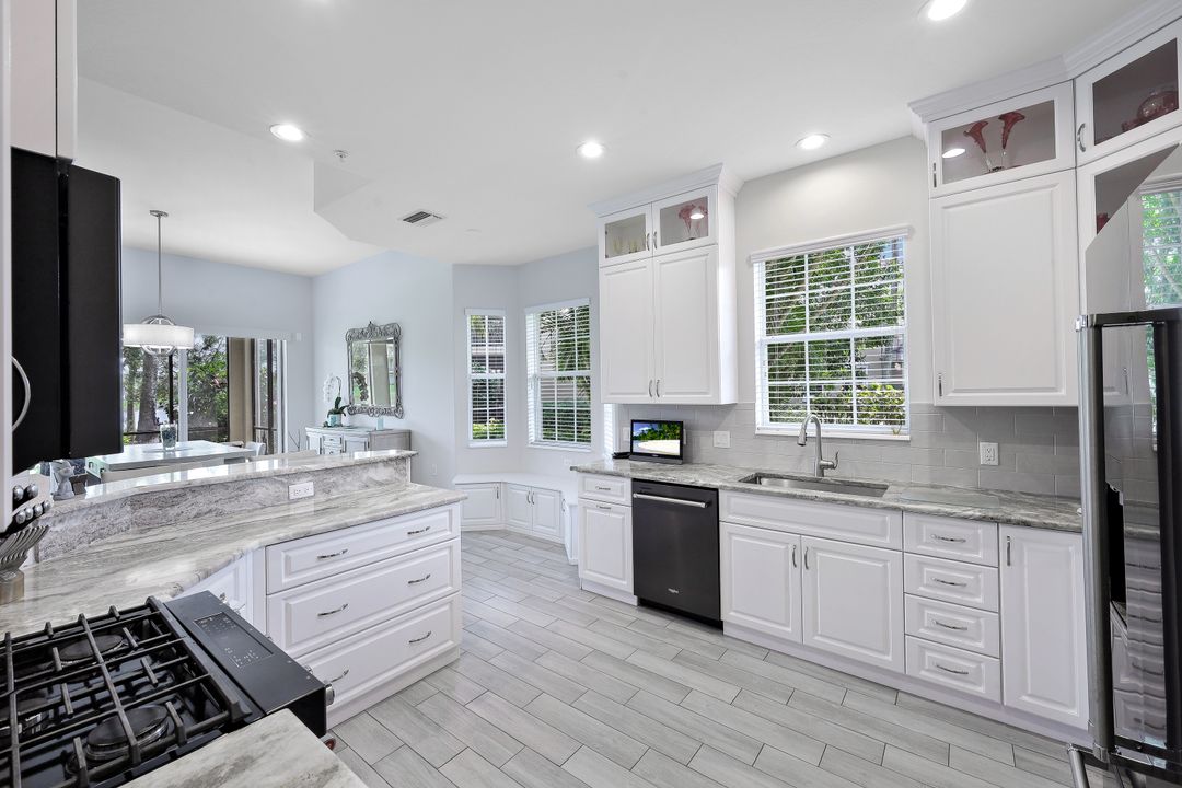 3093 Aviamar Cir #104, Naples, FL 34114