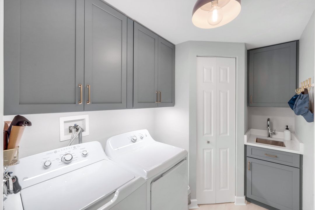 325 Dunes Blvd #604, Naples, FL 34110