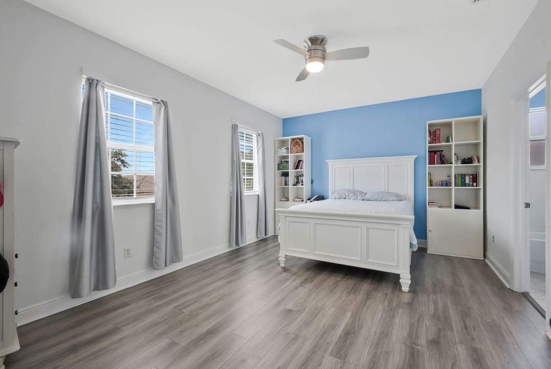1711 Sarazen Pl, Naples, FL 34120