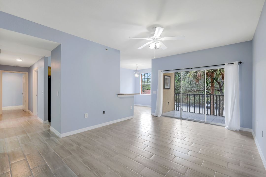 7925 Preserve Cir #325, Naples, FL 34119