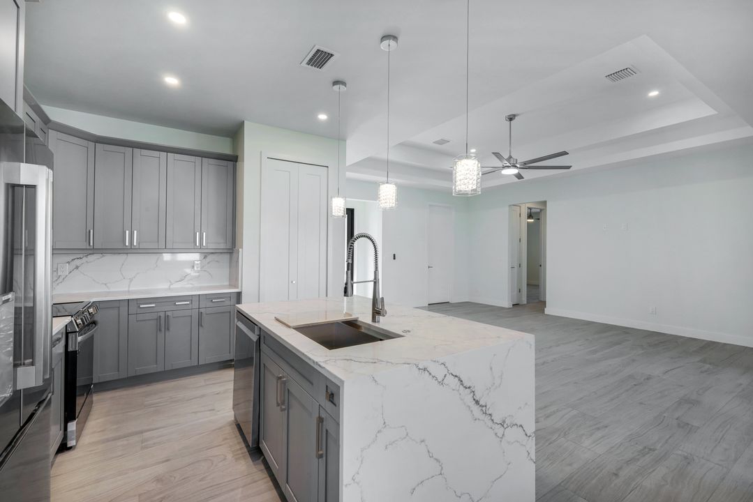 208 SW 29th Ave, Cape Coral, FL 33991