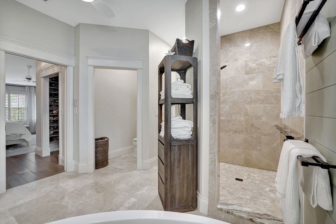 2540 Talon Ct #504, Naples, FL 34105