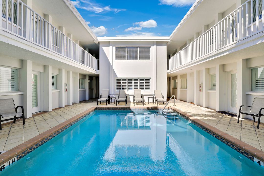 175 5th Ave S #107, Naples, FL 34102
