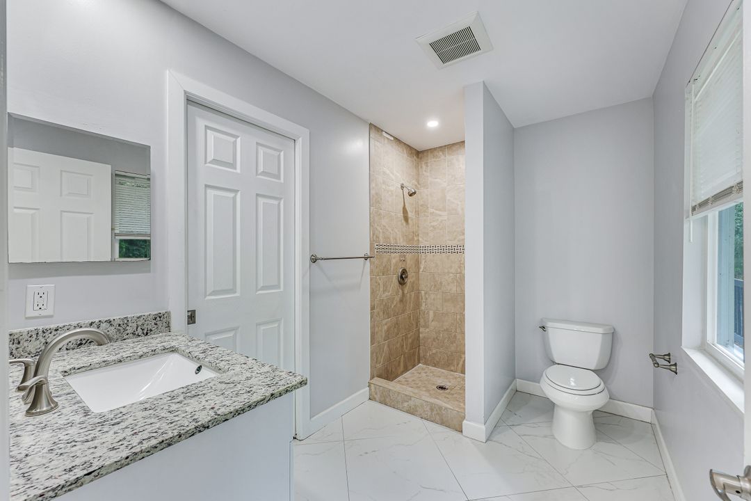 605 12th Ave NE, Naples, FL 34120
