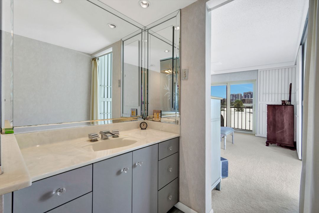 3200 Gulf Shore Blvd N #401, Naples, FL 34103