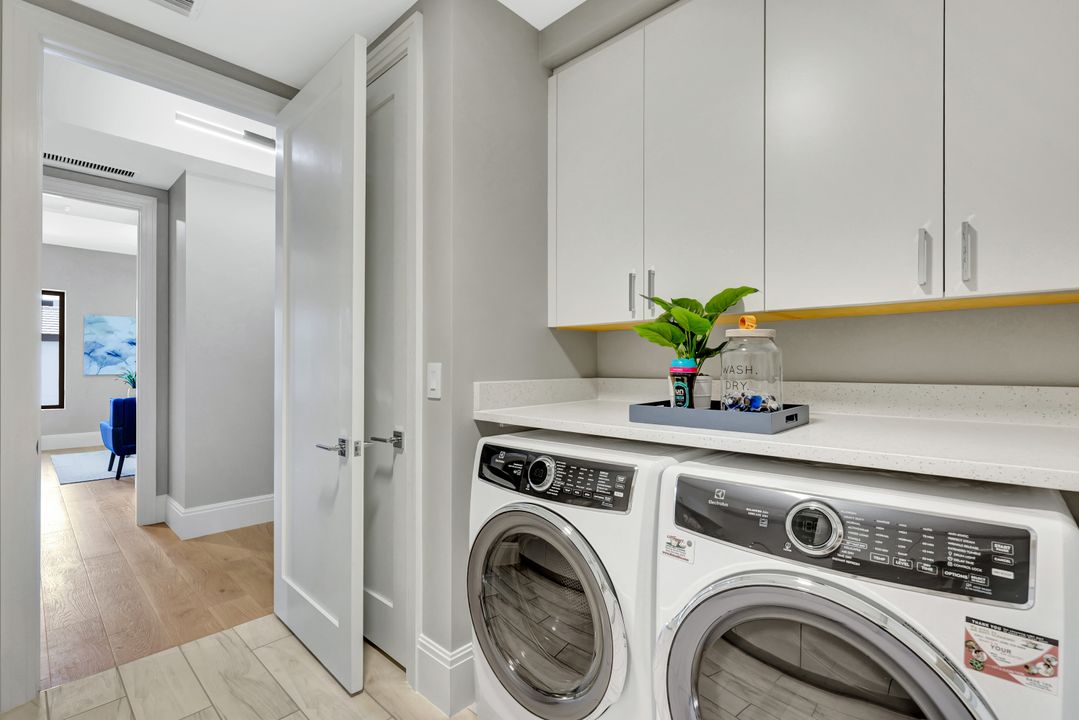 1130 3rd Ave S #512, Naples, FL 34102