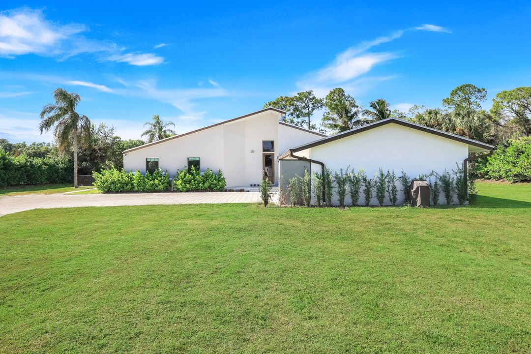 5630 Copper Leaf Ln, Naples, FL 34116