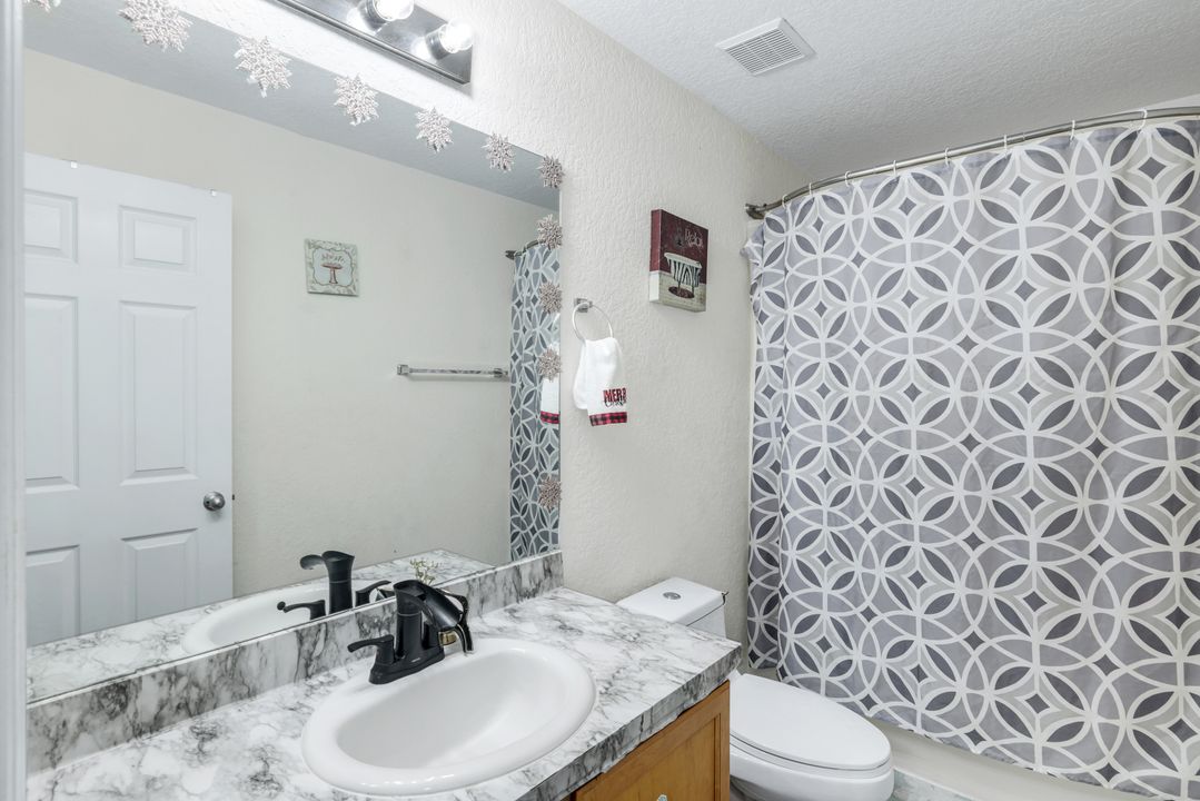 438 Willowbrook Dr, Lehigh Acres, FL 33972