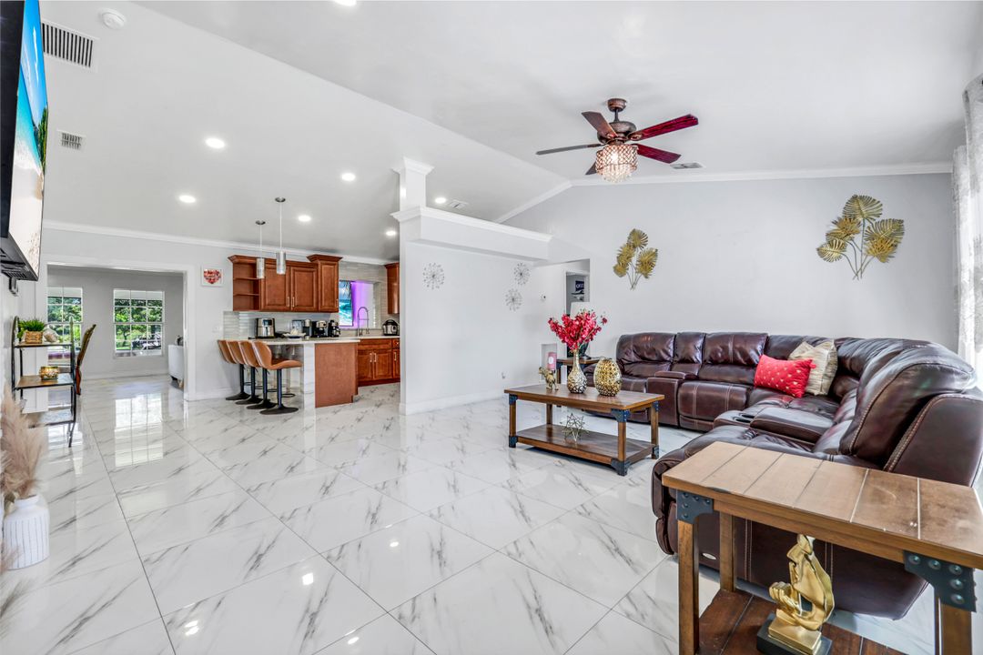 3421 24th Ave NE, Naples, FL 34120