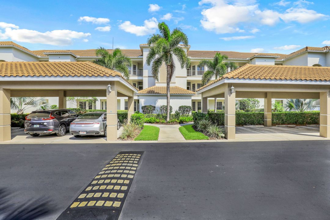 8247 Parkstone Pl #306, Naples, FL 34120