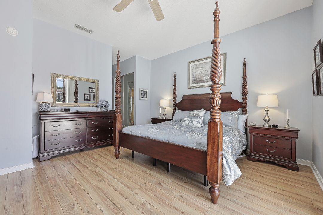 4313 Queen Elizabeth Way, Naples, FL 34119