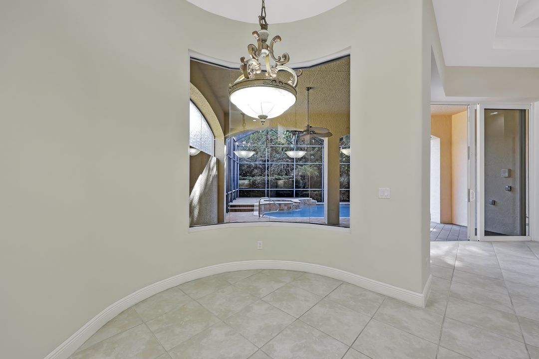 5616 Hammock Isles Dr, Naples, FL 34119