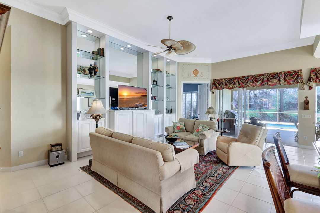 2914 Gilford Way, Naples, FL 34119