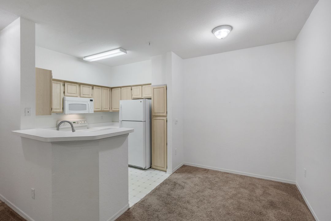 23600 Walden Center Dr #105, Estero, FL 34134