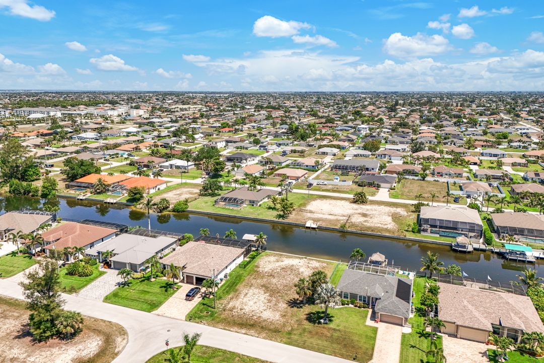 1227 SW 37th St, Cape Coral, FL 33914