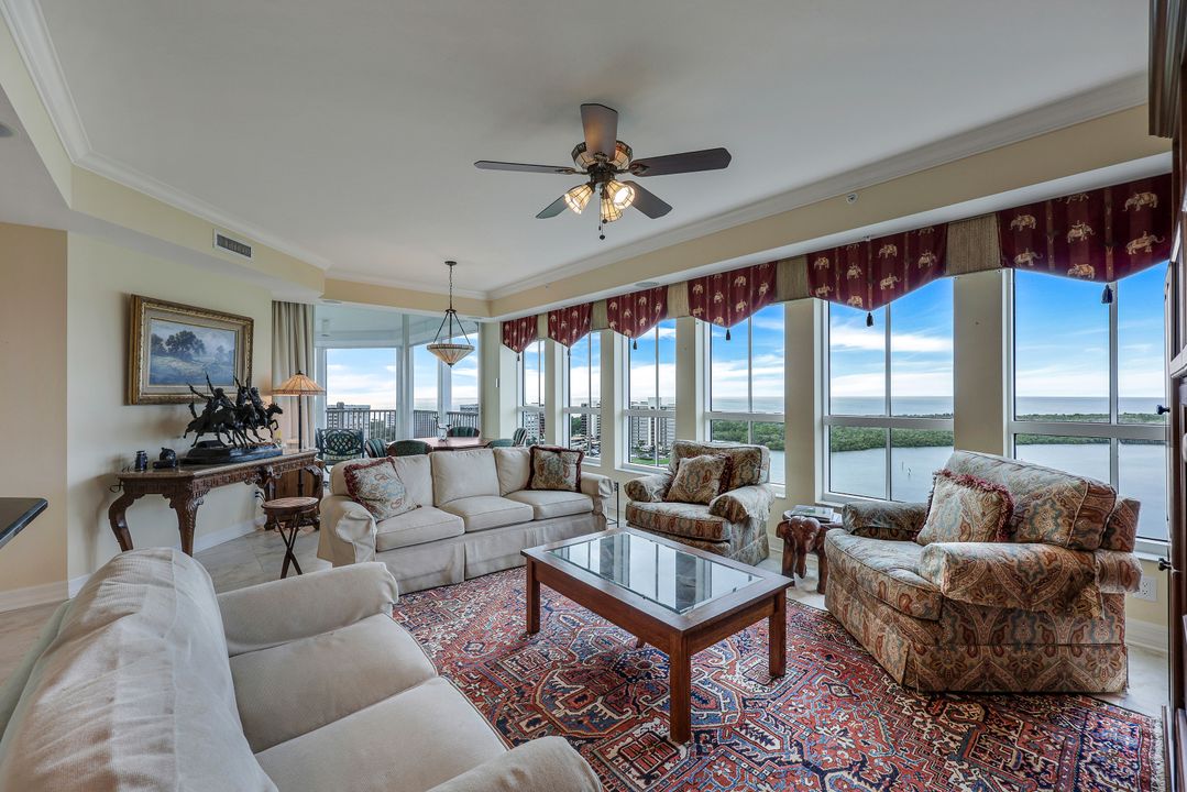 295 Grande Way #1203, Naples, FL 34110
