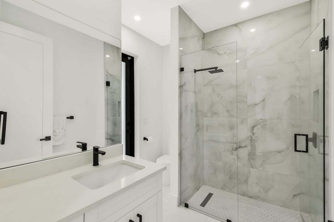 913 Embers Pkwy W, Cape Coral, FL 33993