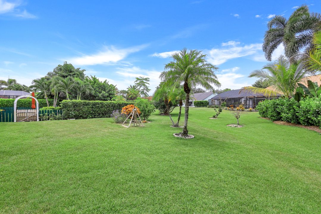 6600 Bishopgate Ln, Naples, FL 34104