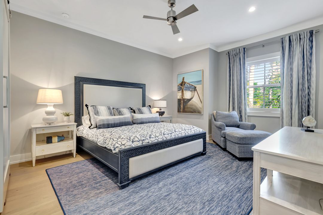 160 Broad Ave S, Naples, FL 34102