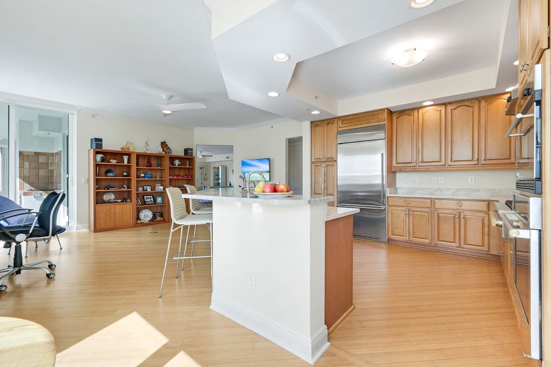 285 Grande Way #401, Naples, FL 34110