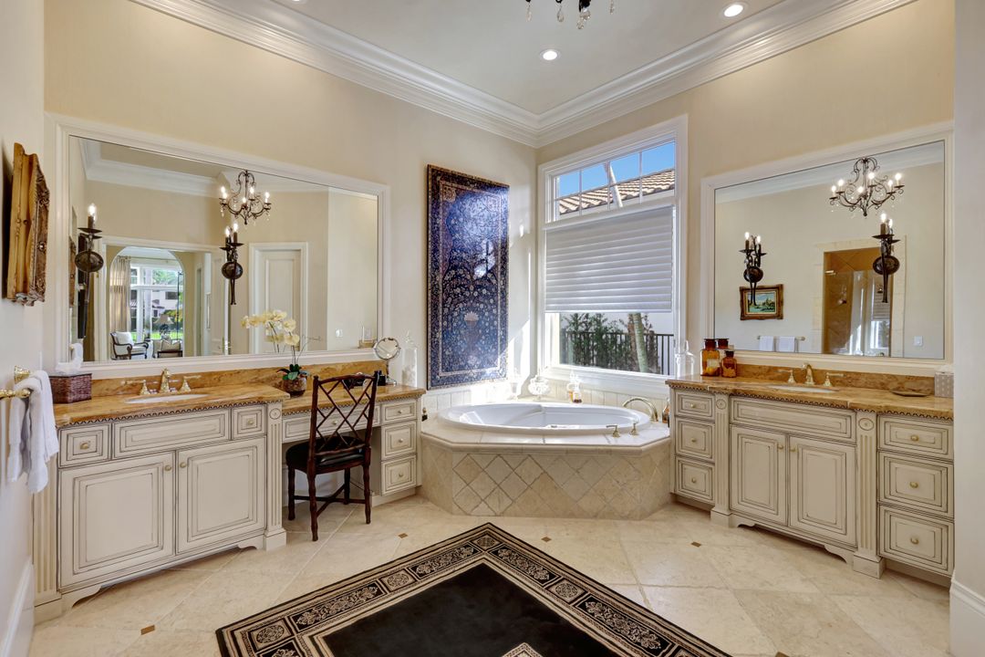 2249 Miramonte Ct, Naples, FL 34105