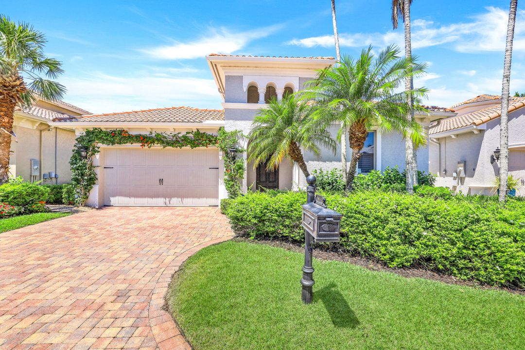 18132 Via Caprini Dr, Miromar Lakes, FL 33913