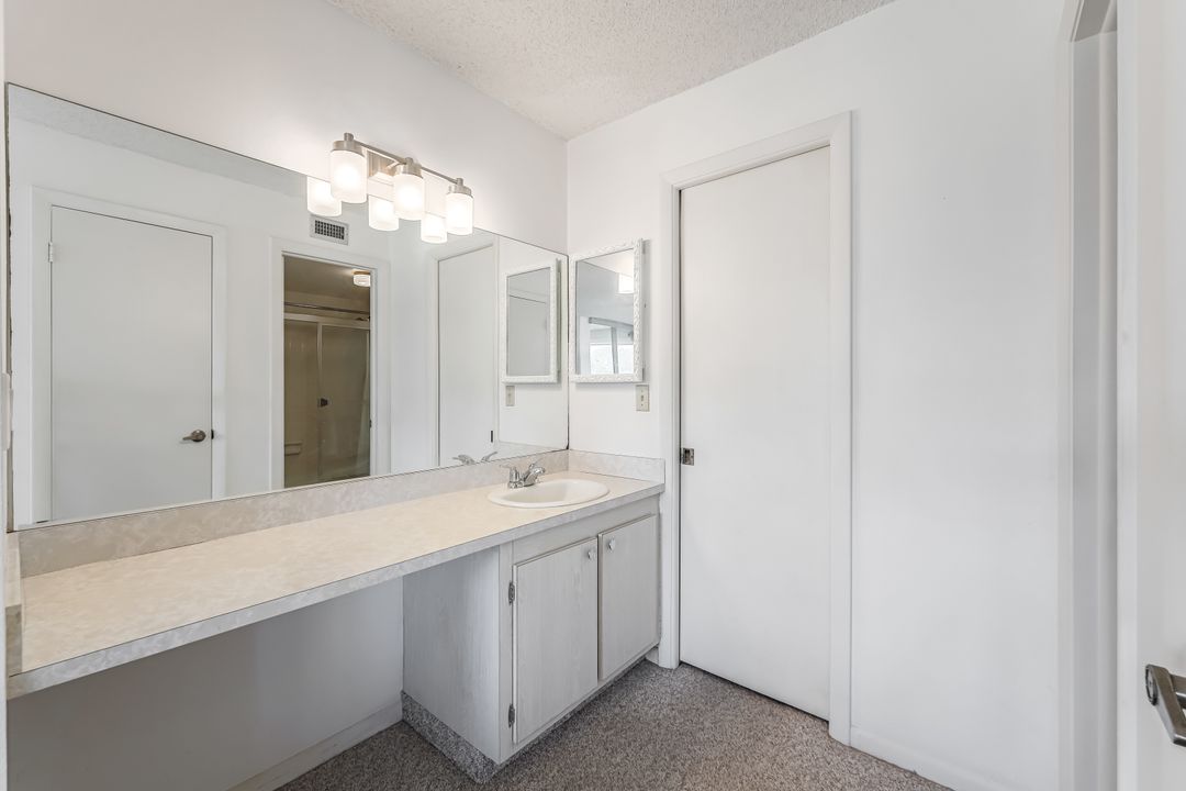 1085 Forest Lakes Dr #8204, Naples, FL 34105